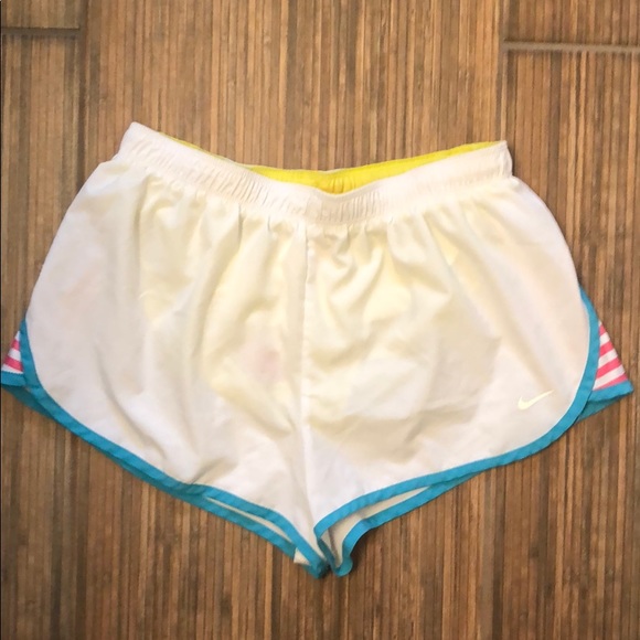 LIKE NEW WHITE NIKE TEMPO TRACK SHORTS SIZE SMALL - Picture 2 of 5